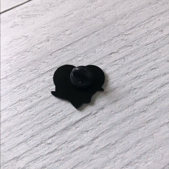 Big Butt Bigger Heart Enamel Pin/ Brooch - Picture 4 of 5